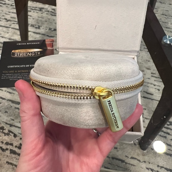 Freida Rothman Strength Bracelet - Picture 8 of 12